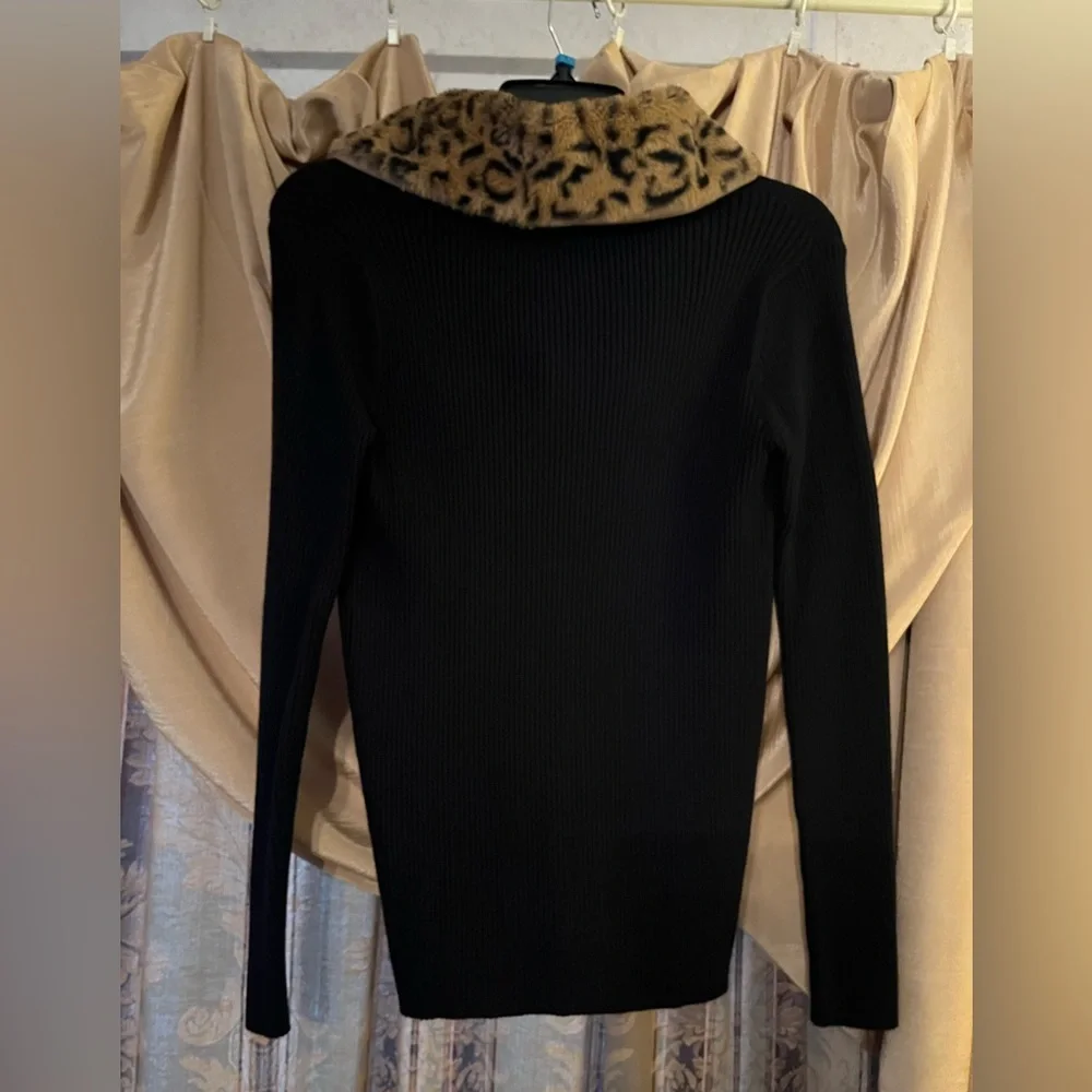 Sweater - Picture 3 of 3